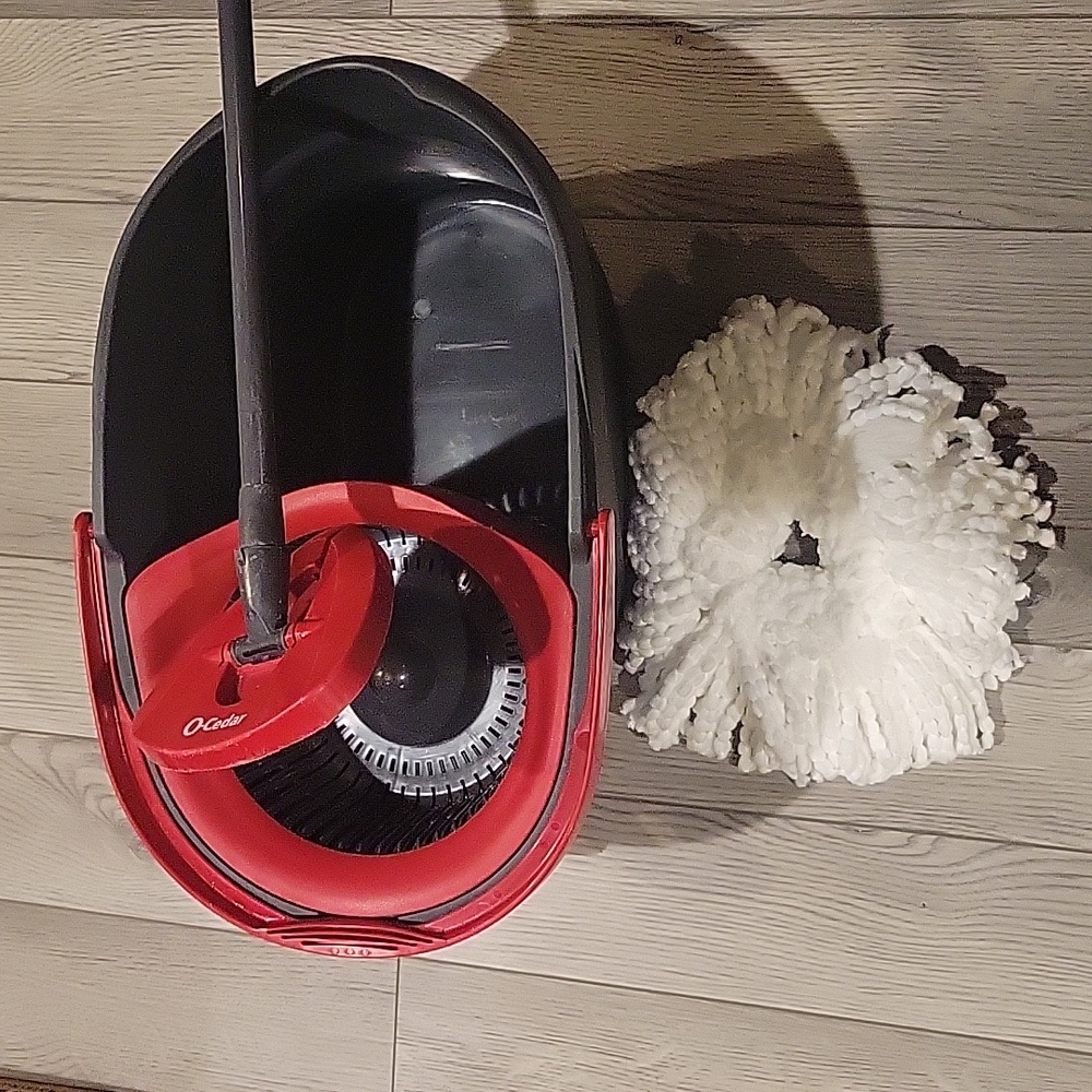 O-Cedar Easywring Microfiber Spin Mop & Bucket  w/ 1 mop head